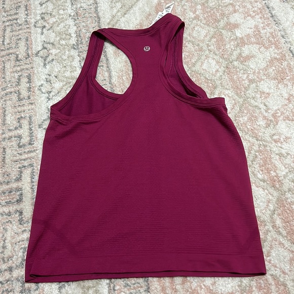 Lululemon size 4 swiftly tech race length tank, magenta - Picture 2 of 3
